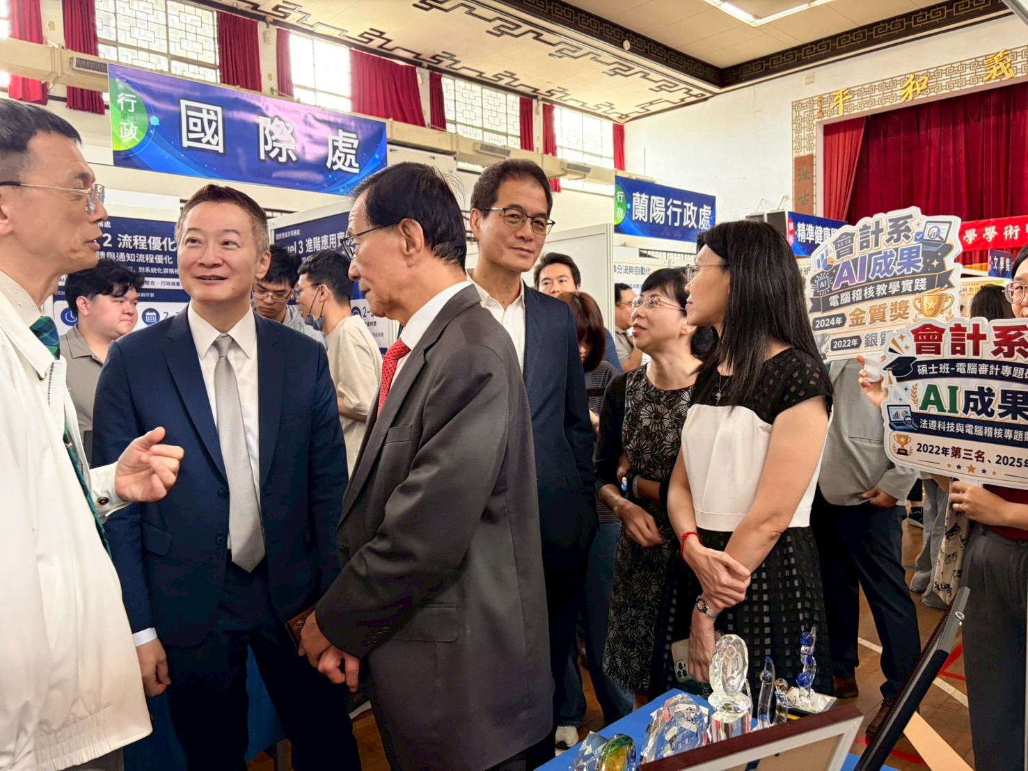 LINE_ALBUM_115.06.17@「2026淡江大學學術暨行政單位數位轉型暨永續轉型成果觀摩展」_260630_5.jpg